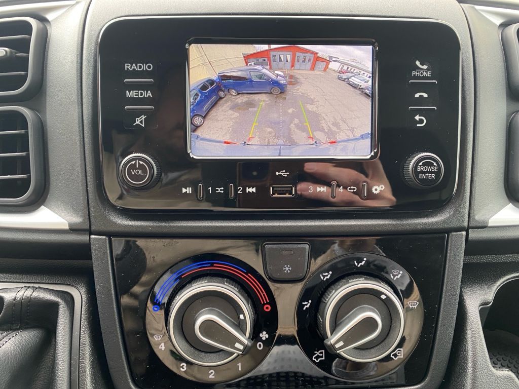 Fahrzeugabbildung Citroën Jumper 2.2 BlueHDi 140 L2H2 Autm.Transline Plus