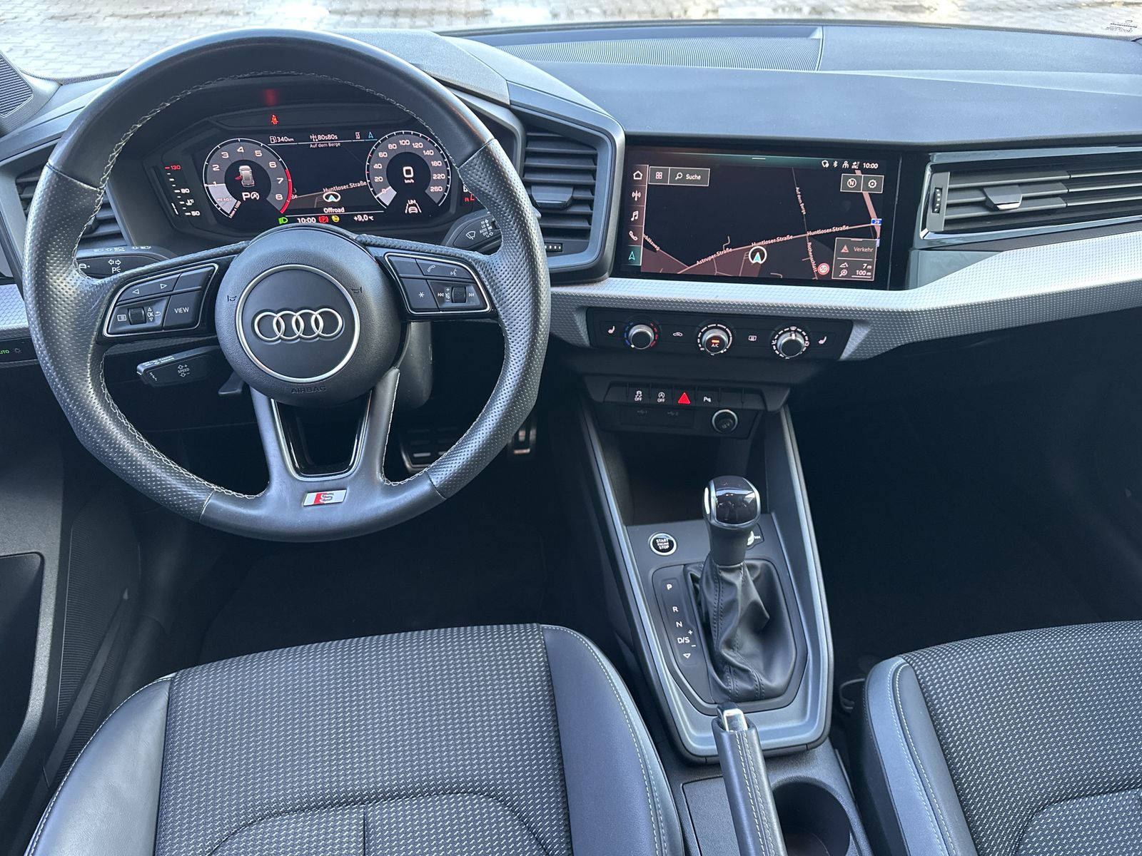 Fahrzeugabbildung Audi A1 30 TFSI City Carver S-Line NAV+LED+V-COCKPIT