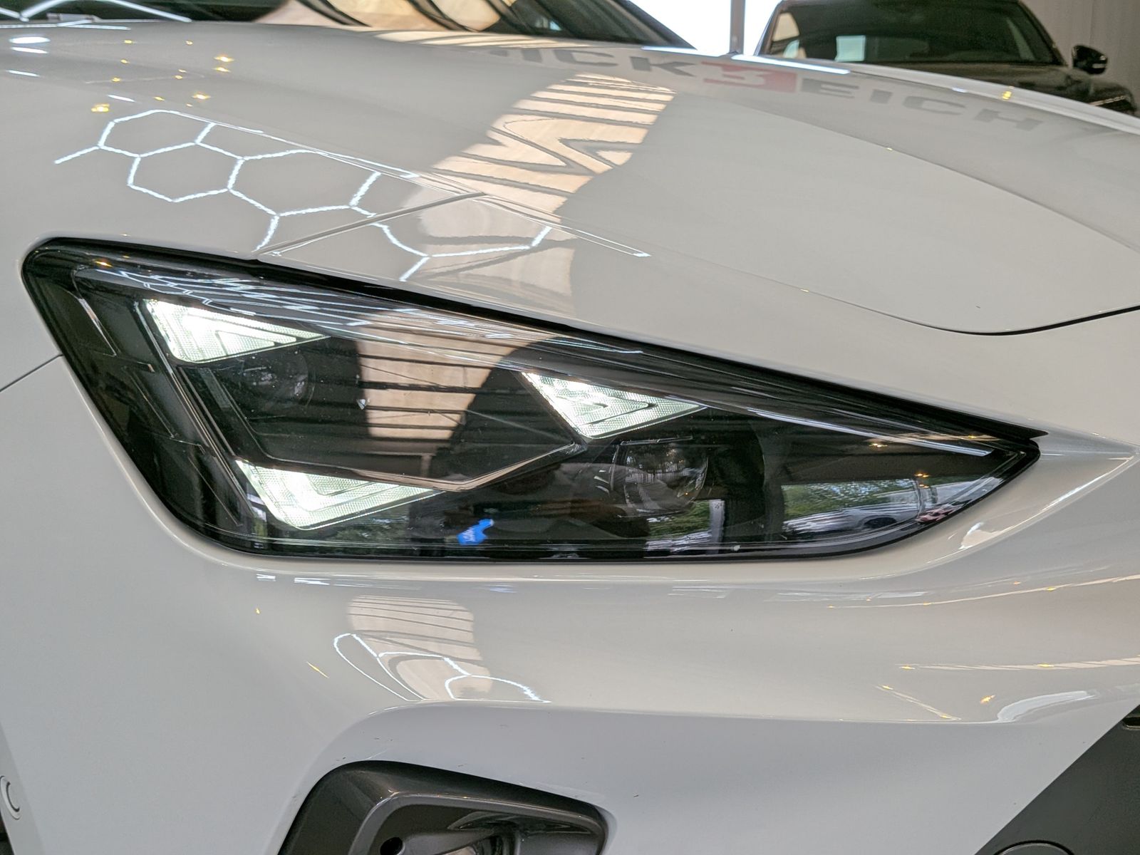 Fahrzeugabbildung CUPRA Leon 1.5 e-Hybrid MATRIX*ACC*EDGE*CARPLA*SoH100%
