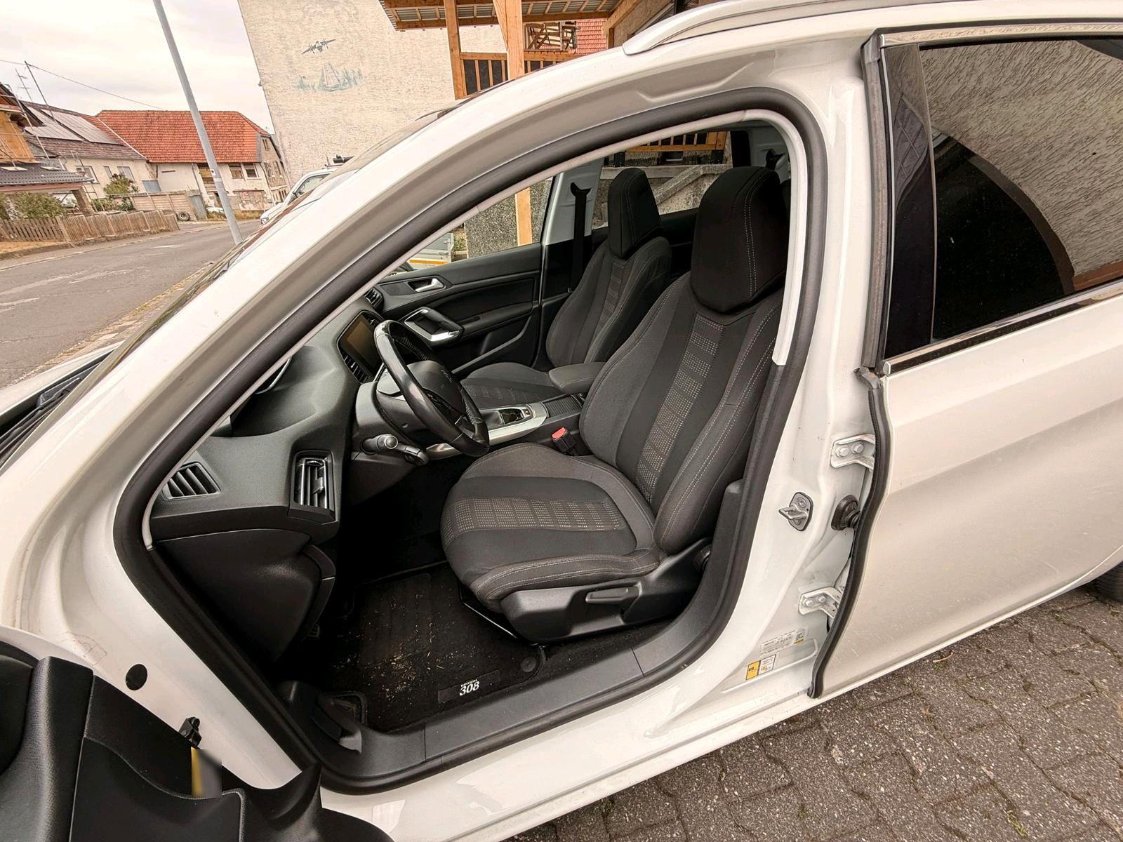 Peugeot 308 2015 — photo 10