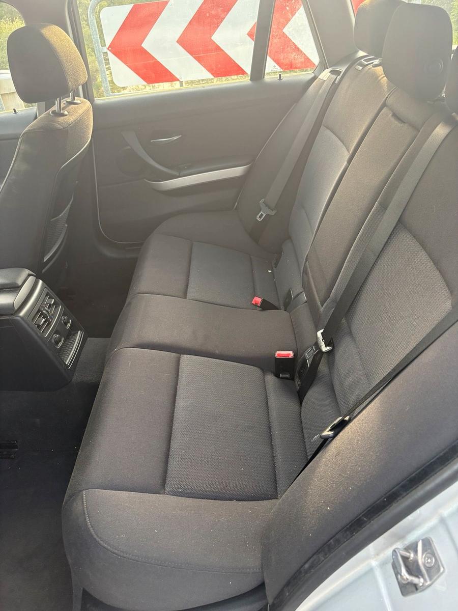 BMW 318 2010 — photo 6