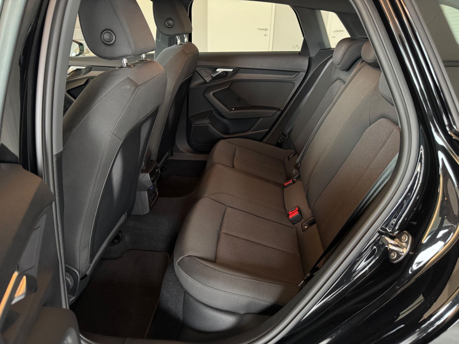 Audi A3 Sportback 35 TDI DSG/LED/ACC/SHZ/PDC/Navi foto 11