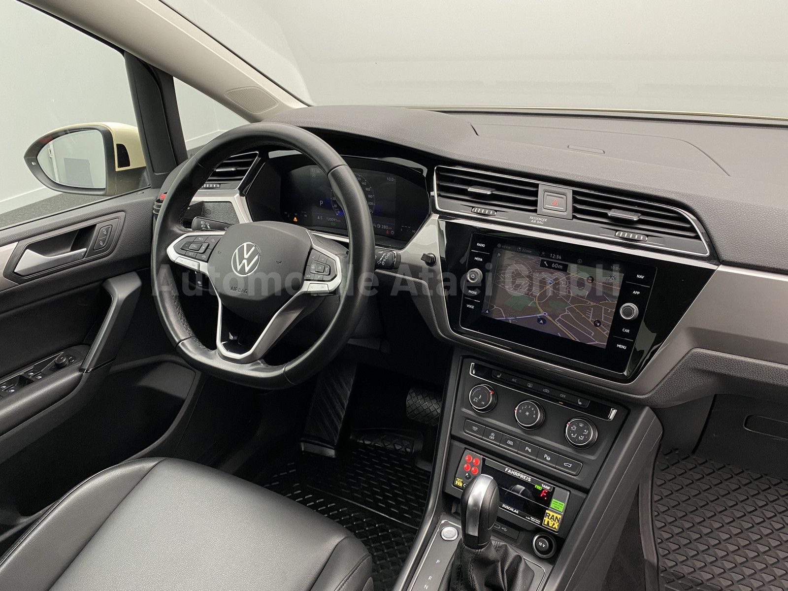 Fahrzeugabbildung Volkswagen Touran DSG *Taxi* 7-SITZE+NAVI+LEDER (9277)