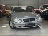 Mercedes-Benz CLK 200 Sport 1Hand - Mercedes-Benz CLK 200: Sport