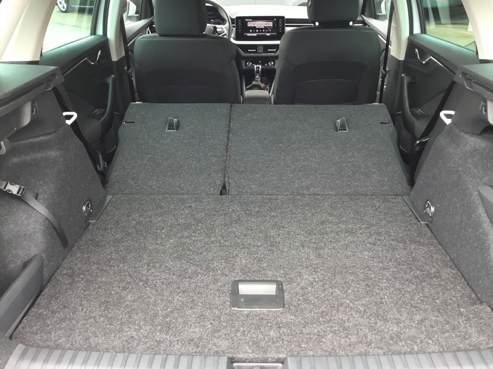 Fahrzeugabbildung SKODA Kamiq 1.5l TSI DSG TOUR+LED+17"+Navi