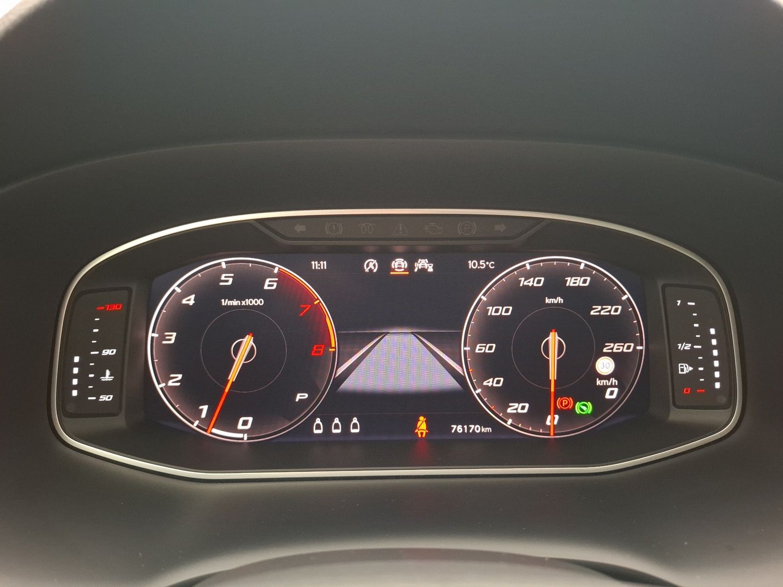 Fahrzeugabbildung SEAT Ateca TSI Style DSG LED Navi AID ACC Park-Assist