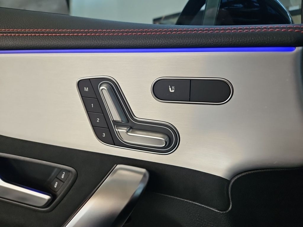 Fahrzeugabbildung Mercedes-Benz CLA 200 Coupé AMG Night AHK Pano LED 360 Memory