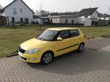 Skoda Fabia 1.2l TSI Green tec Elegance - Skoda Fabia: Gelb