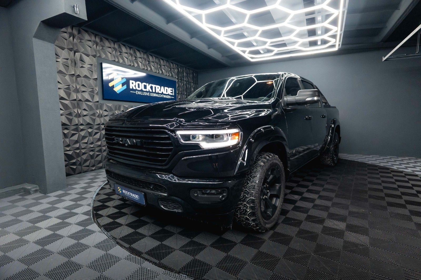 Fahrzeugabbildung Dodge RAM 5.7 V8 HEMI 4x4 OFFROAD Night Limited 19%