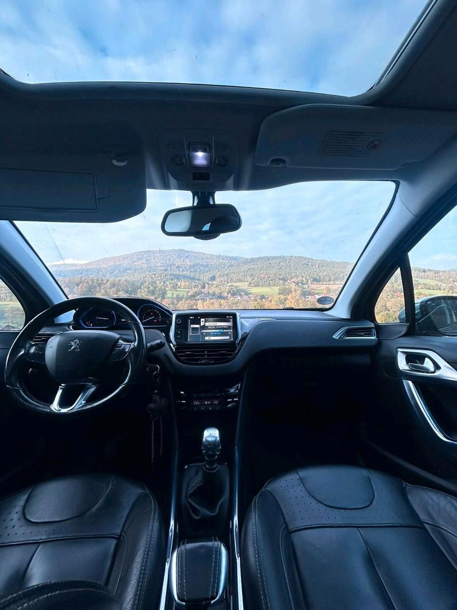 Peugeot 2008 2013 — engine 114 HP (84kW)