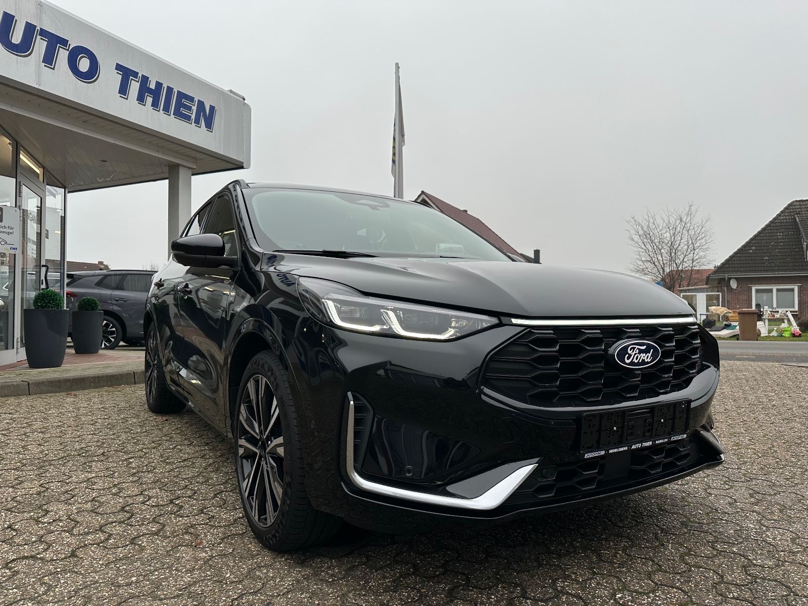 Fahrzeugabbildung Ford Kuga 1.5 EB ST Line X Pano/Matrix/HUD/B&O