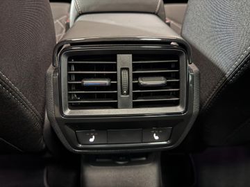 Skoda Karoq Sportline 1.5 Matrix+AHK+Panodach+Kamera