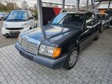 Mercedes-Benz 260 Limo.