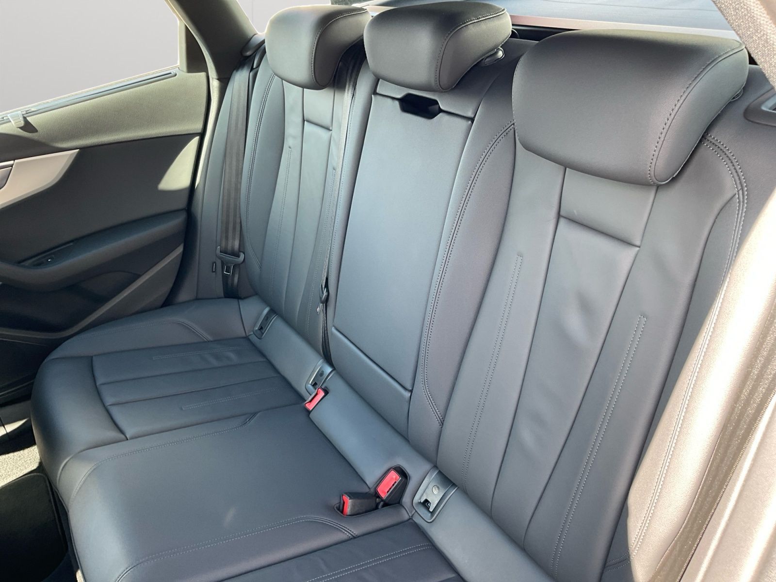 Audi A4 - Bild 13