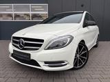 Mercedes-Benz B180 Sportpaket Navi Sitzheizung Bi-Xenon AHK - Mercedes-Benz B 180 in Hamm