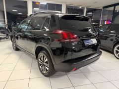 PEUGEOT 2008 1.2 Allure/NAVI/SHZ/PANO/KLIMA/CARPLAY PEUGEOT 2008 1.2 Allure/NAVI/SHZ/PANO/KLIMA/CARPLAY