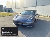 Tesla Model 3 Rear-Wheel Drive - silberne Tesla Model 3