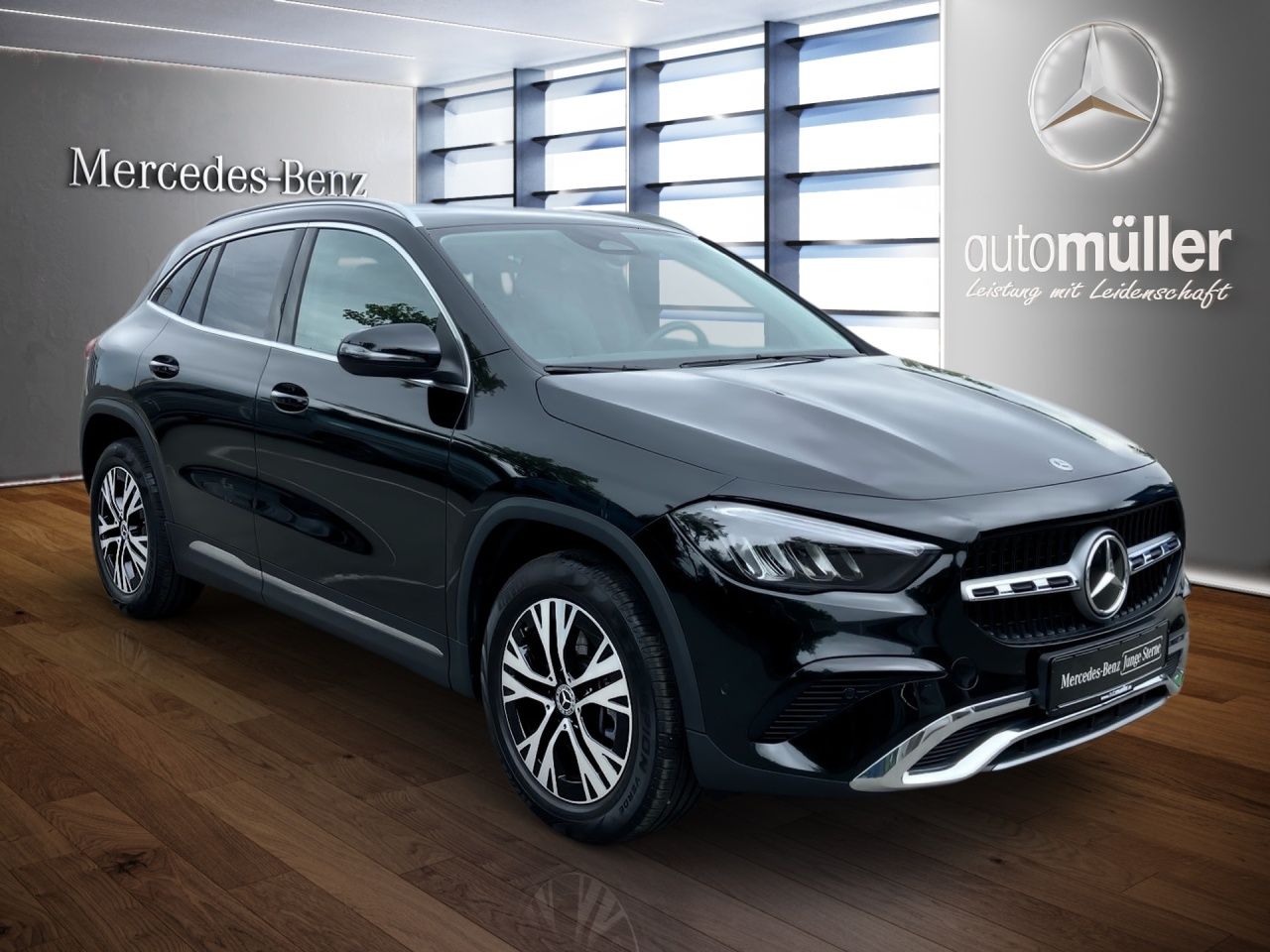 Fahrzeugabbildung Mercedes-Benz GLA 220 4M ALLRAD+AHK+DISTR+TOTW+LHZ+VERKZ.ASS++