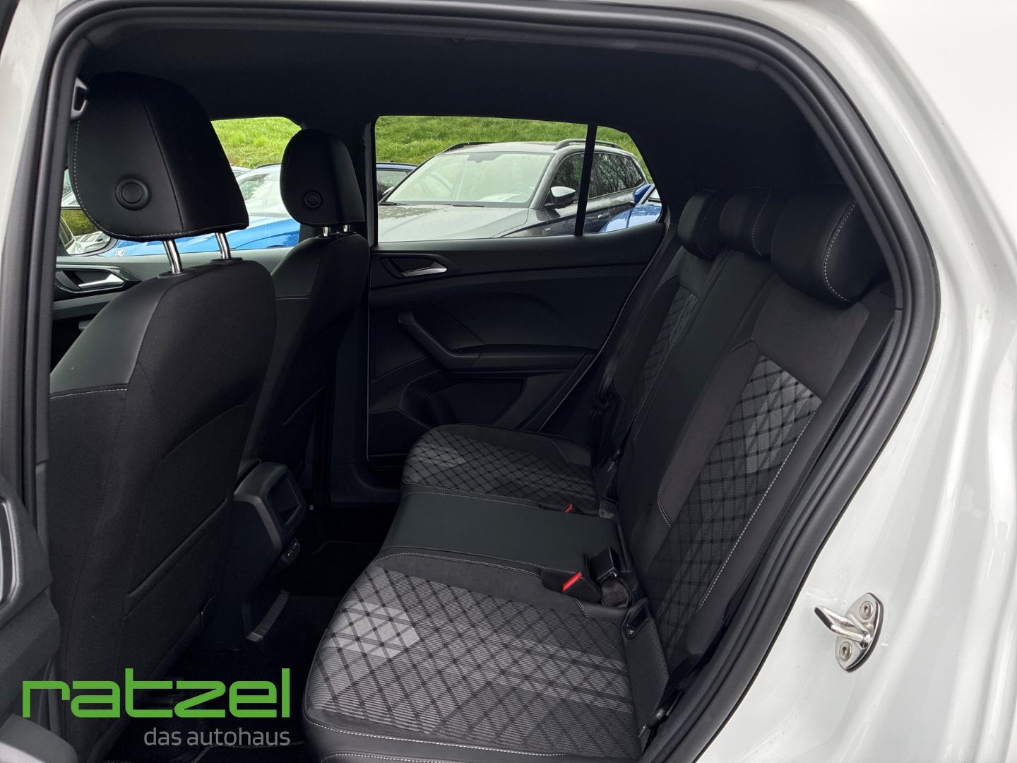 Fahrzeugabbildung Volkswagen T-Cross R-Line 1.0 TSI LED Matrix Digitales Cock
