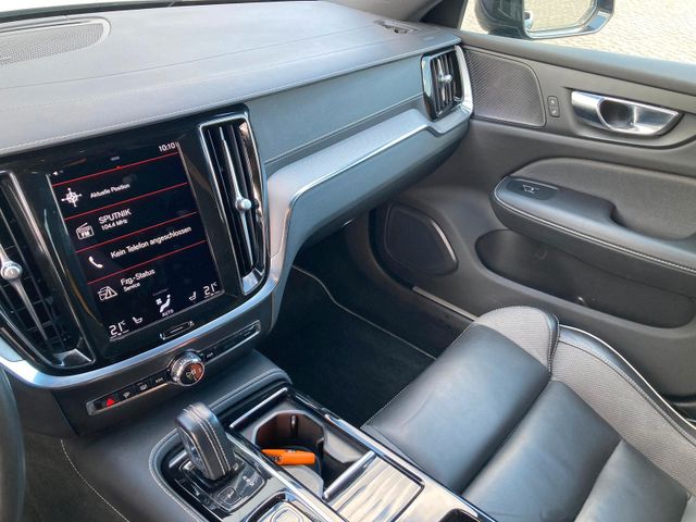 V60 T8 Polestar Engineered Plug-In Hybrid AWD