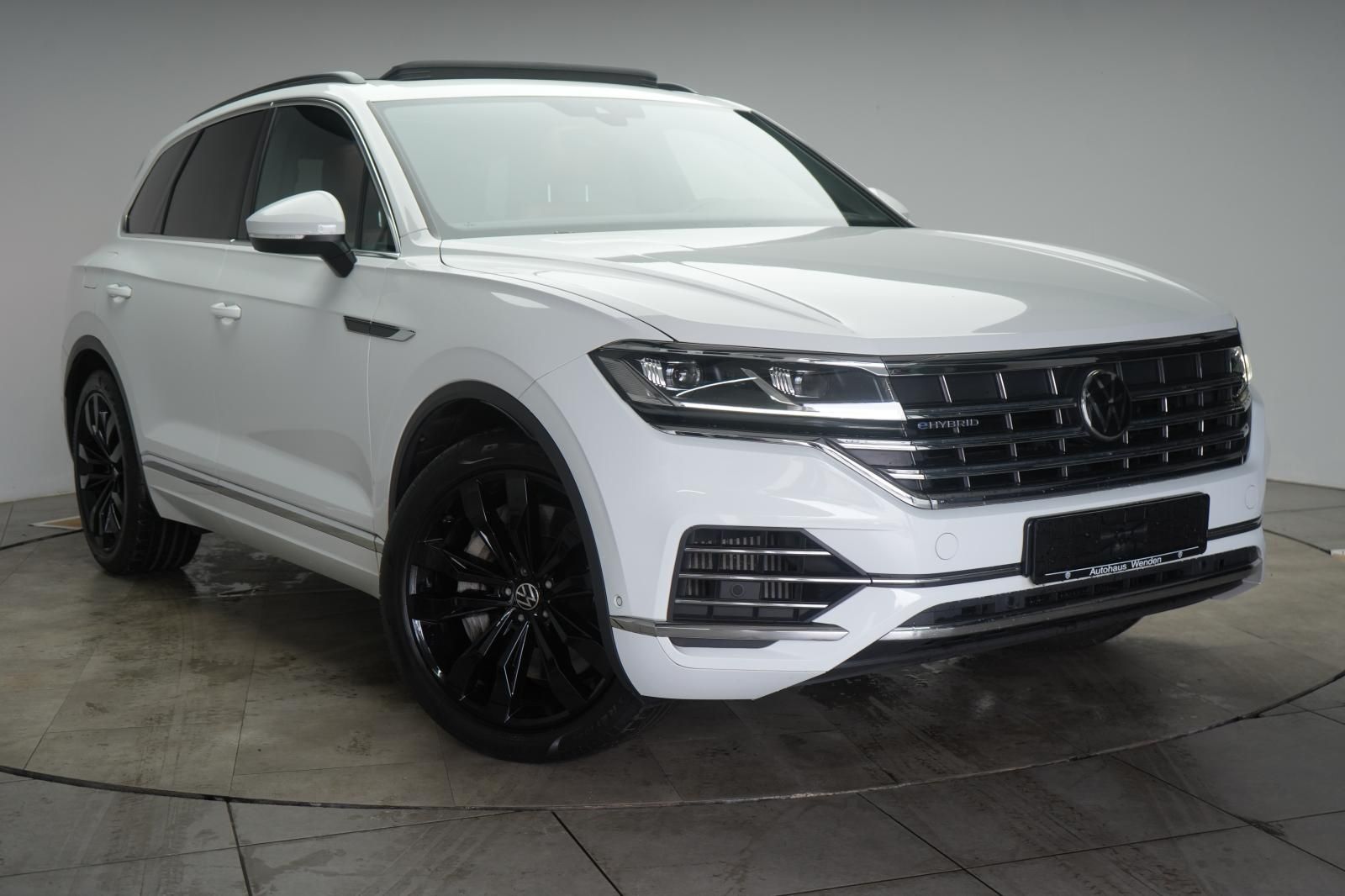 VW Touareg 3.0 V6 e-Hybrid 4Motion Atmosphere Leder