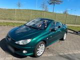 Peugeot PEUGEOT  206 CC  Roland Garros - Peugeot 206 mit Benzin-Antrieb: Roland Garros