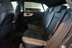AUDI Q8 50 TDI S line | S-Sportsitze | Pano | B&O AUDI Q8 50 TDI S line | S-Sportsitze | Pano | B&O