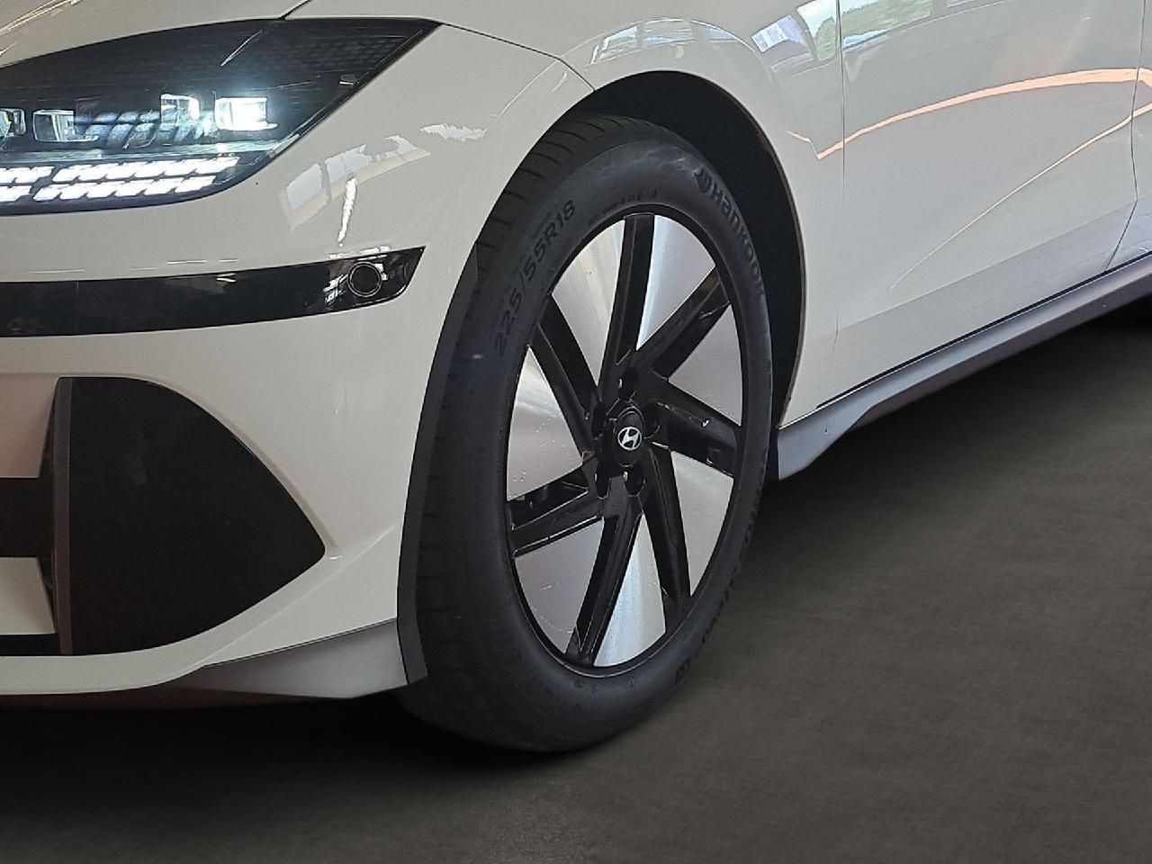 Fahrzeugabbildung Hyundai Ioniq 6 Uniq Elektro*Anhängerkupplung*