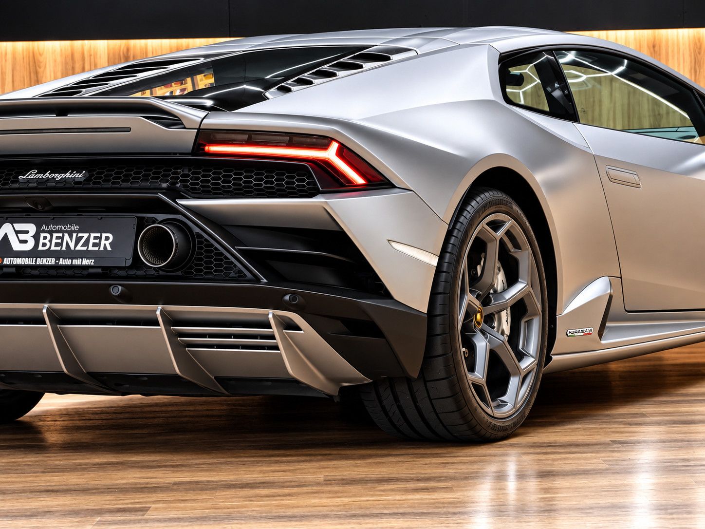 Fahrzeugabbildung Lamborghini Huracan Huracán EVO V10/LIFT/SENSONUM/KAMERA/ACC