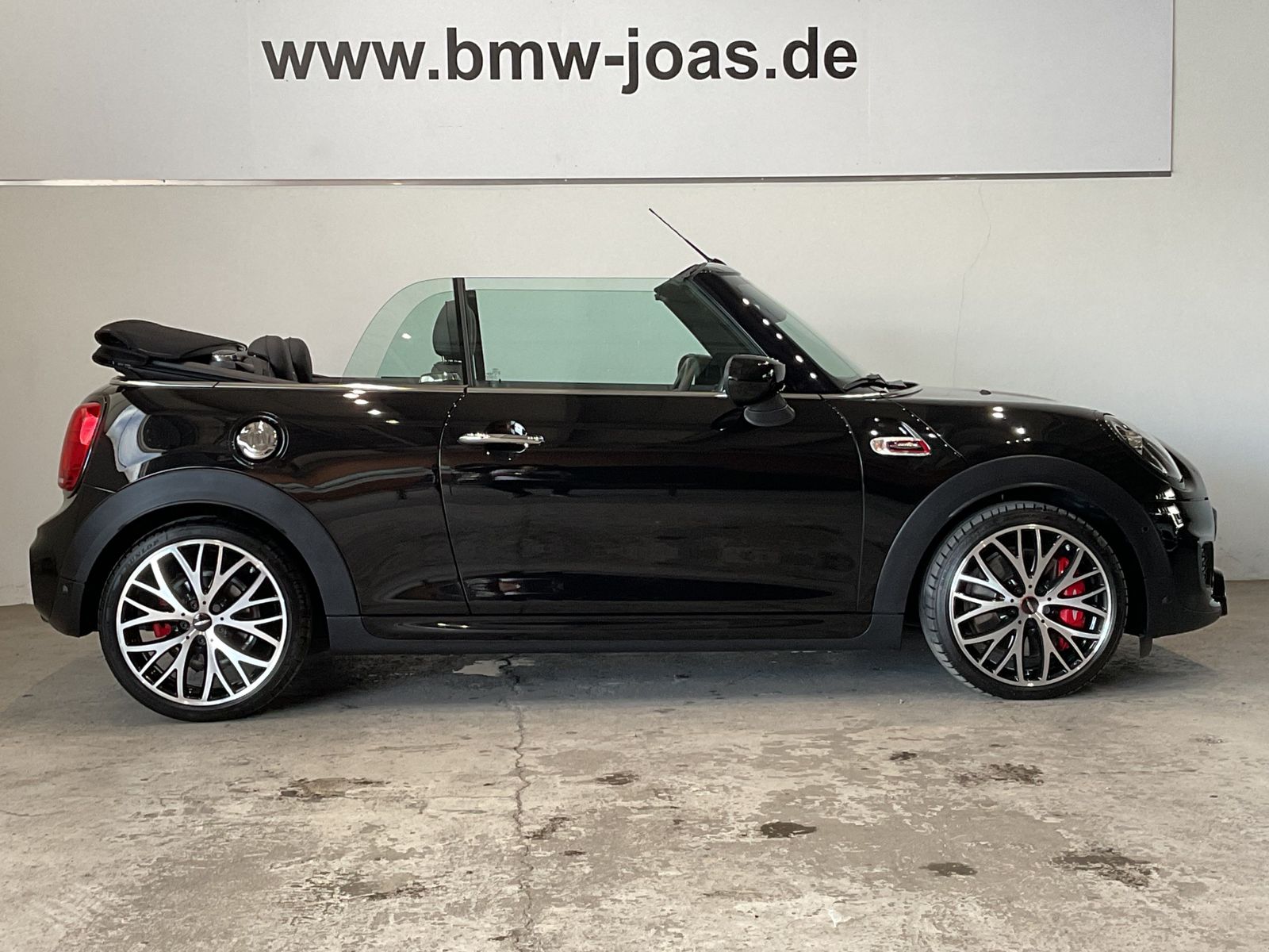 Fahrzeugabbildung MINI John Cooper Works Cabrio Chili Head-Up