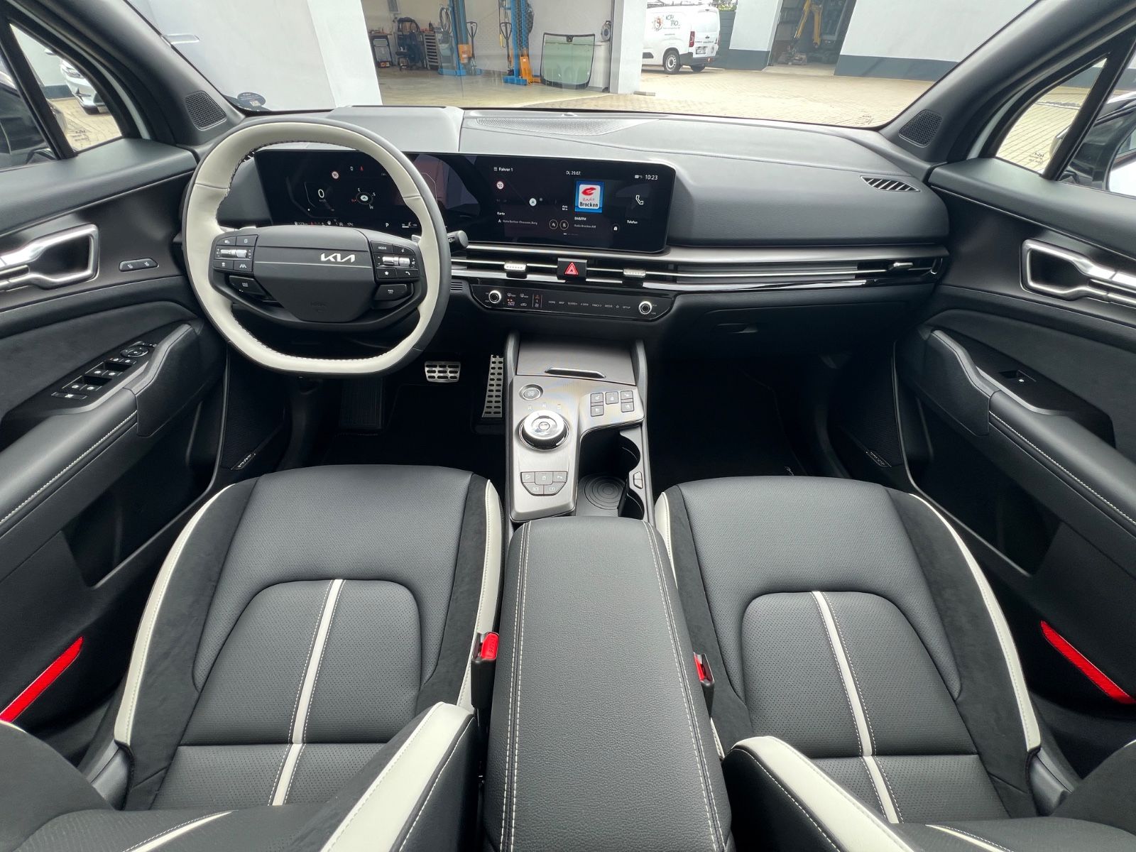Fahrzeugabbildung Kia SPORTAGE 1.6T AWD DCT GTL SD GD DRI SOUND MJ 25