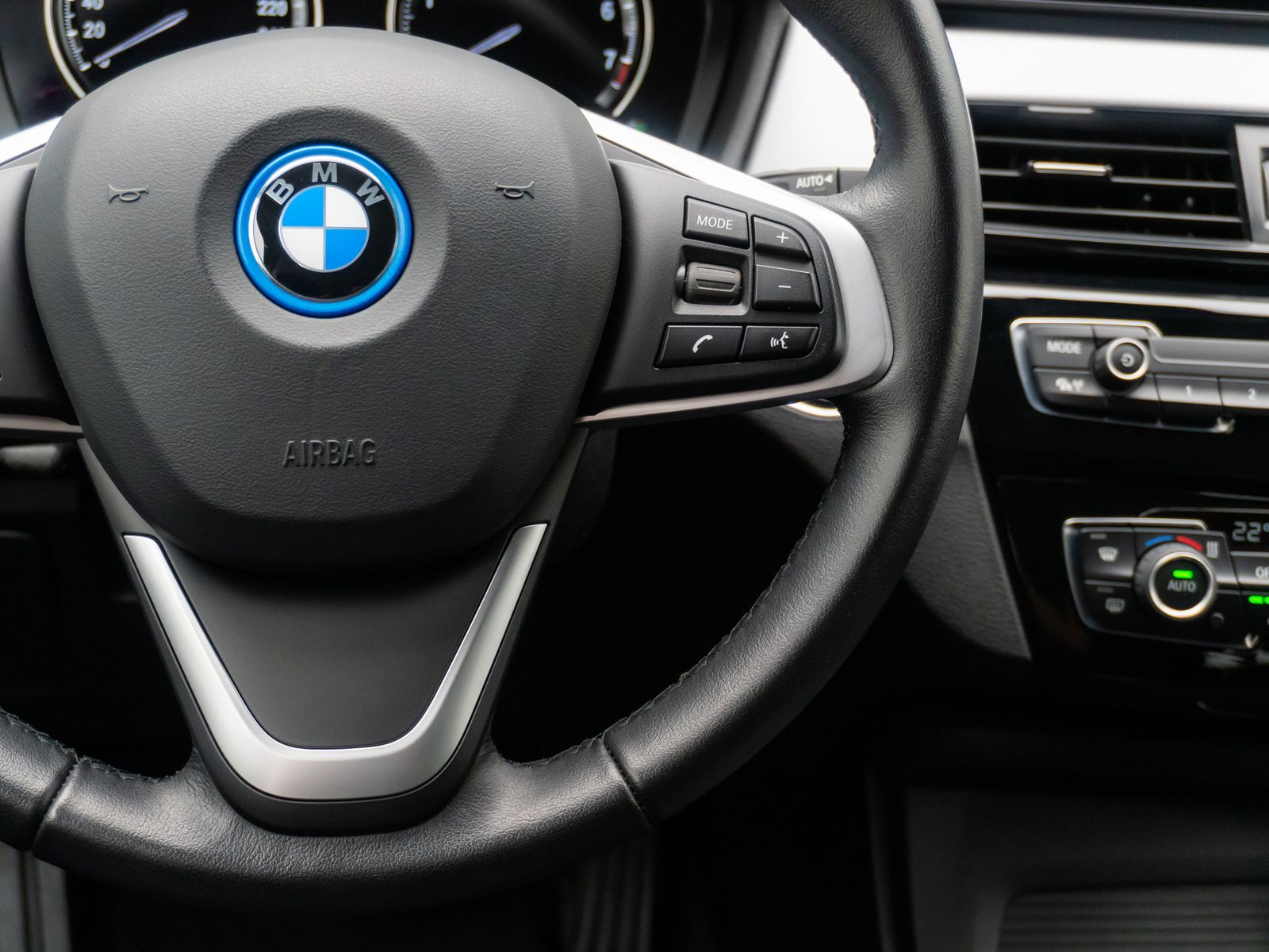 Fahrzeugabbildung BMW X1 xD25e Kamera HUD DAB Navi+ Stop&Go Komfort