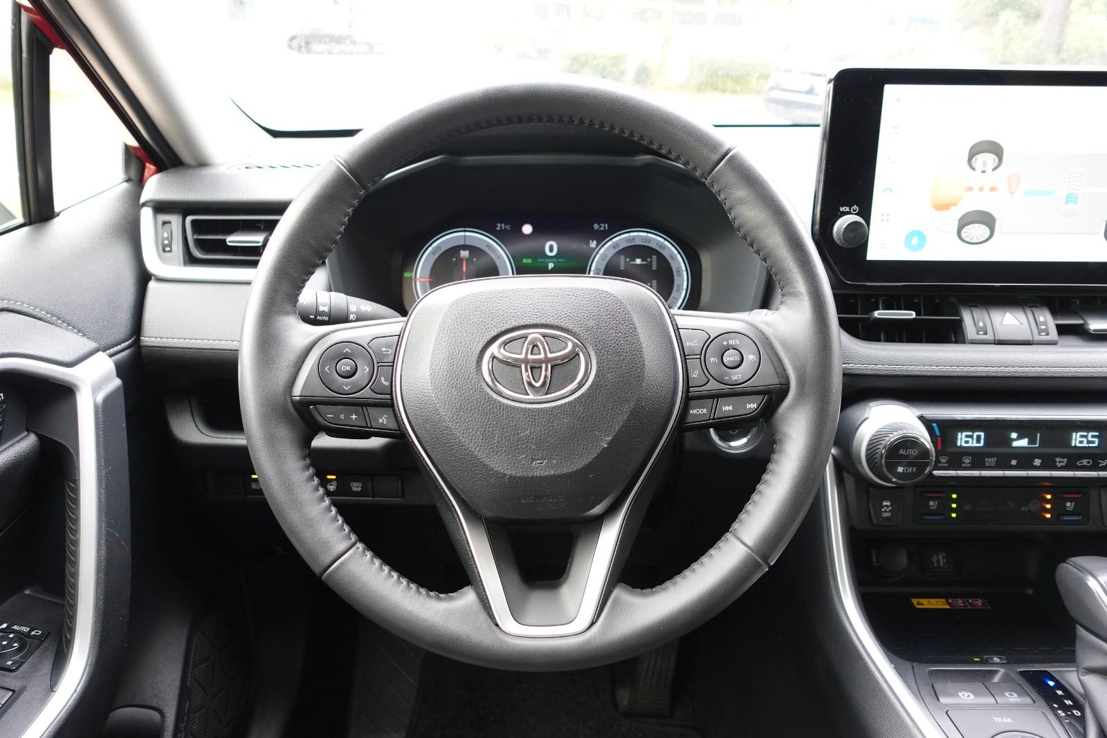 Toyota RAV 4 2.5 Hybrid Lounge Allrad 5J Garantie