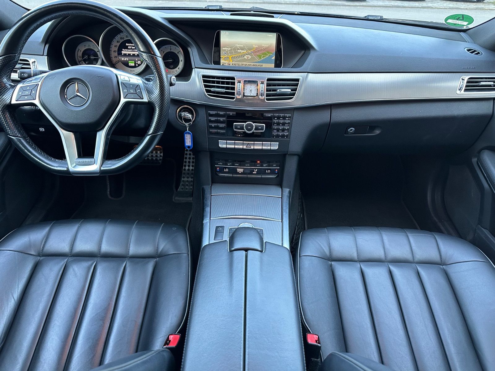 Fahrzeugabbildung Mercedes-Benz E 300 T AMG LINE BLUETEC HYBRID*EXCLUSIVE LEDER*