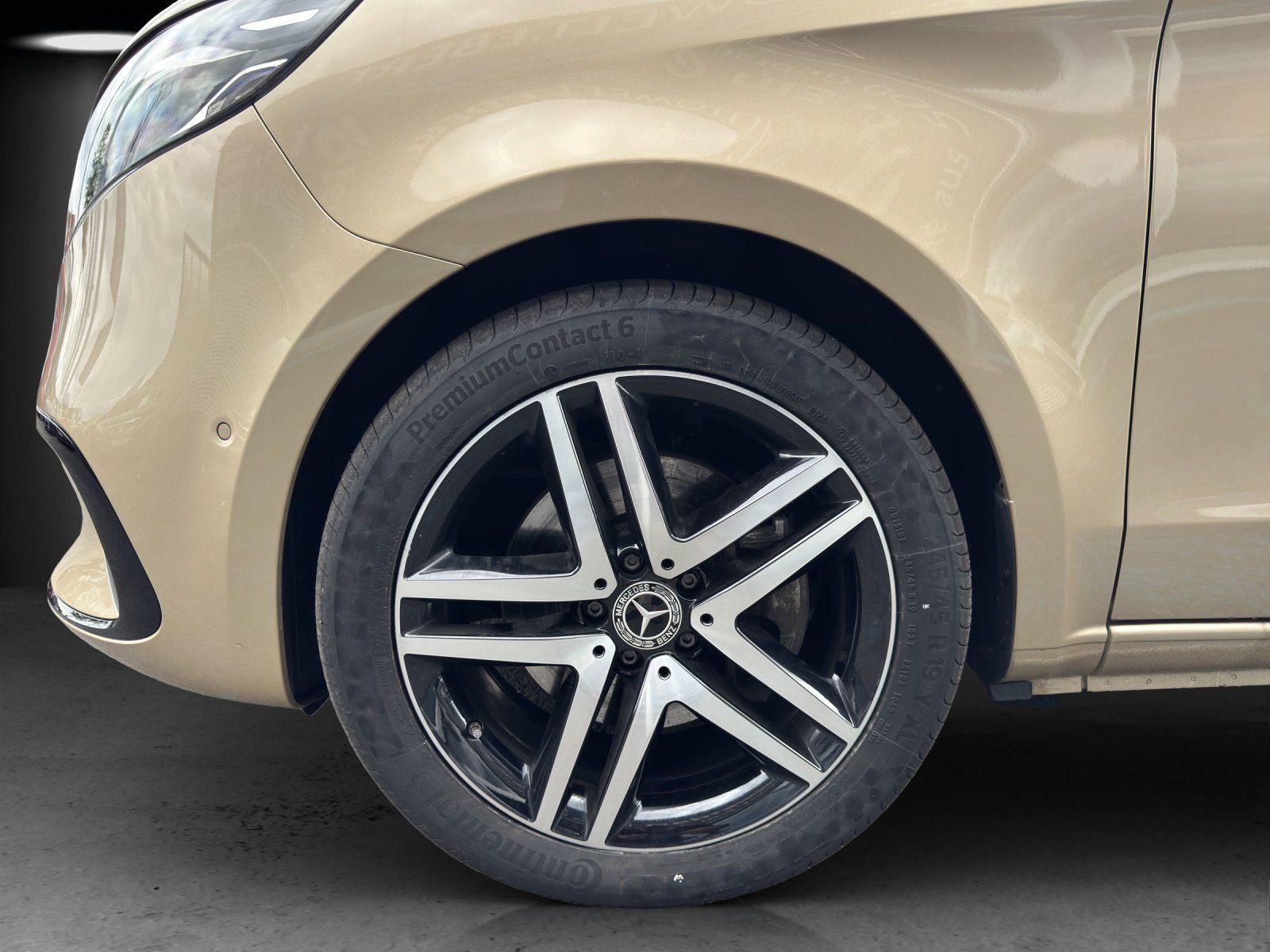 Fahrzeugabbildung Mercedes-Benz V300 L Avantg DISTRO Sitzklima 7-Sitze DWA Night