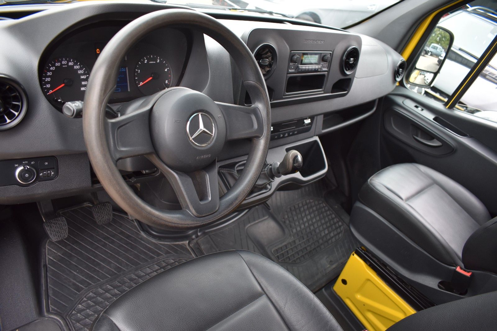 Fahrzeugabbildung Mercedes-Benz Sprinter III Pritsche DoKa RWD/KLIMA/AHK