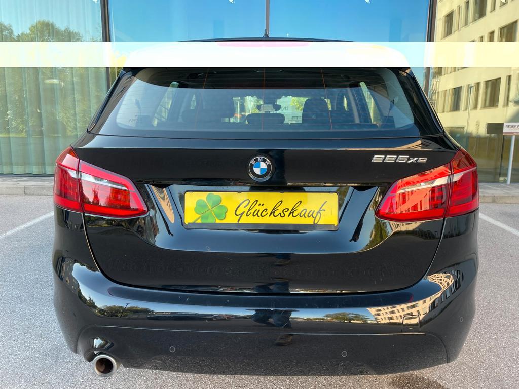 BMW 225