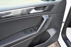 VW Tiguan 1.5 TSI Highline 34tkm LED AHK Sitzhz PDC