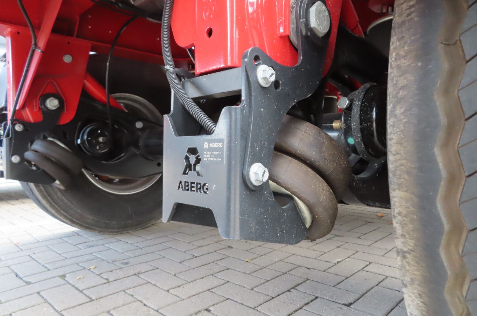 Fahrzeugabbildung Wielton Strong Master 3-Achs Kippsattelauflieger 33 m³