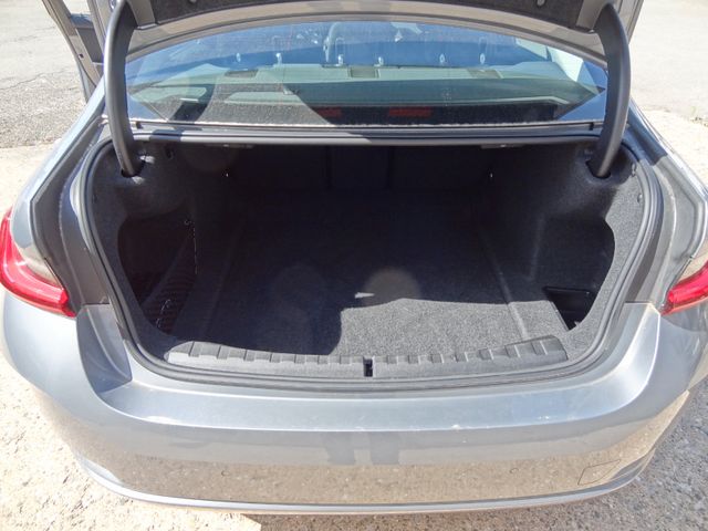 Fahrzeugabbildung BMW 318 i/1.Hand/Curved/LED/Navi/SitzH/2.500km/