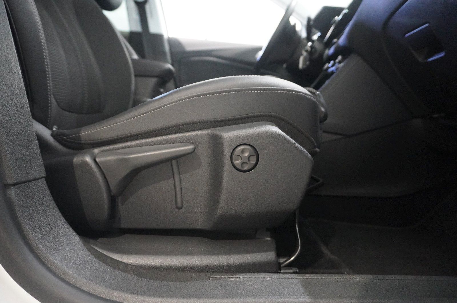 Fahrzeugabbildung Opel Grandland (X) 1.5D ELEGACE NAVI/LED/KAMERA/AHK