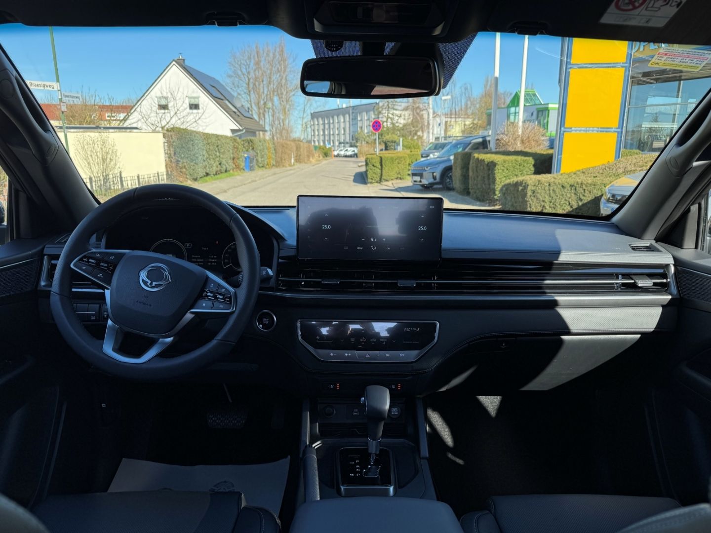 Fahrzeugabbildung KGM Musso Grand 2.0 Lux 4WD Ledersitzpaket +Kamera