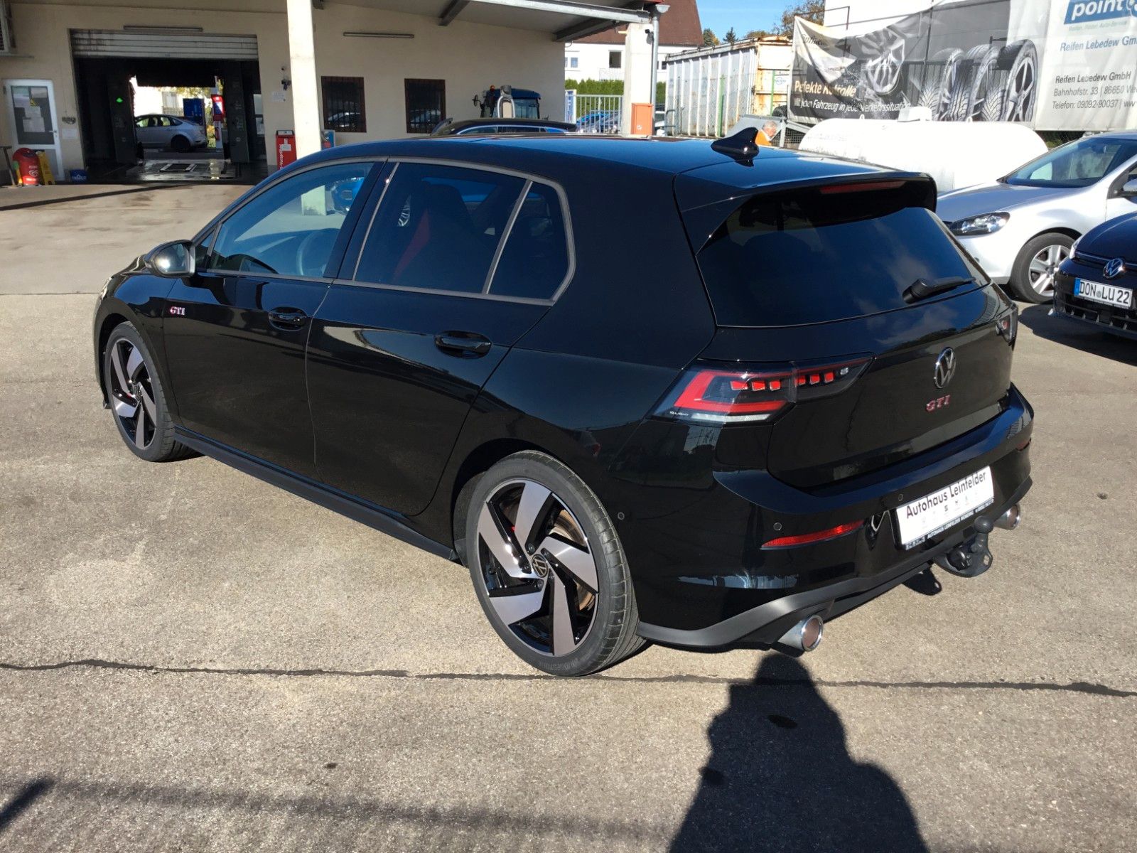 Fahrzeugabbildung Volkswagen Golf GTI+MatrixLED+18"+AHK+Pano+H&K+ACC