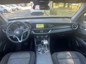 Alfa-Romeo Stelvio - 11