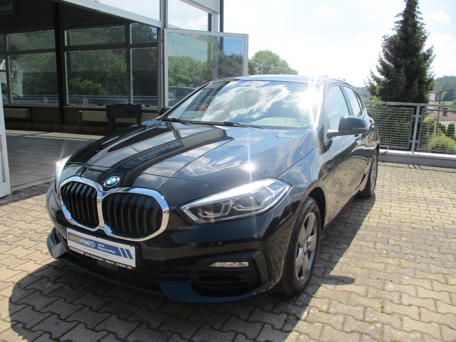 BMW 118 i Advantage+1.Hand+Navi+Gepflegt
