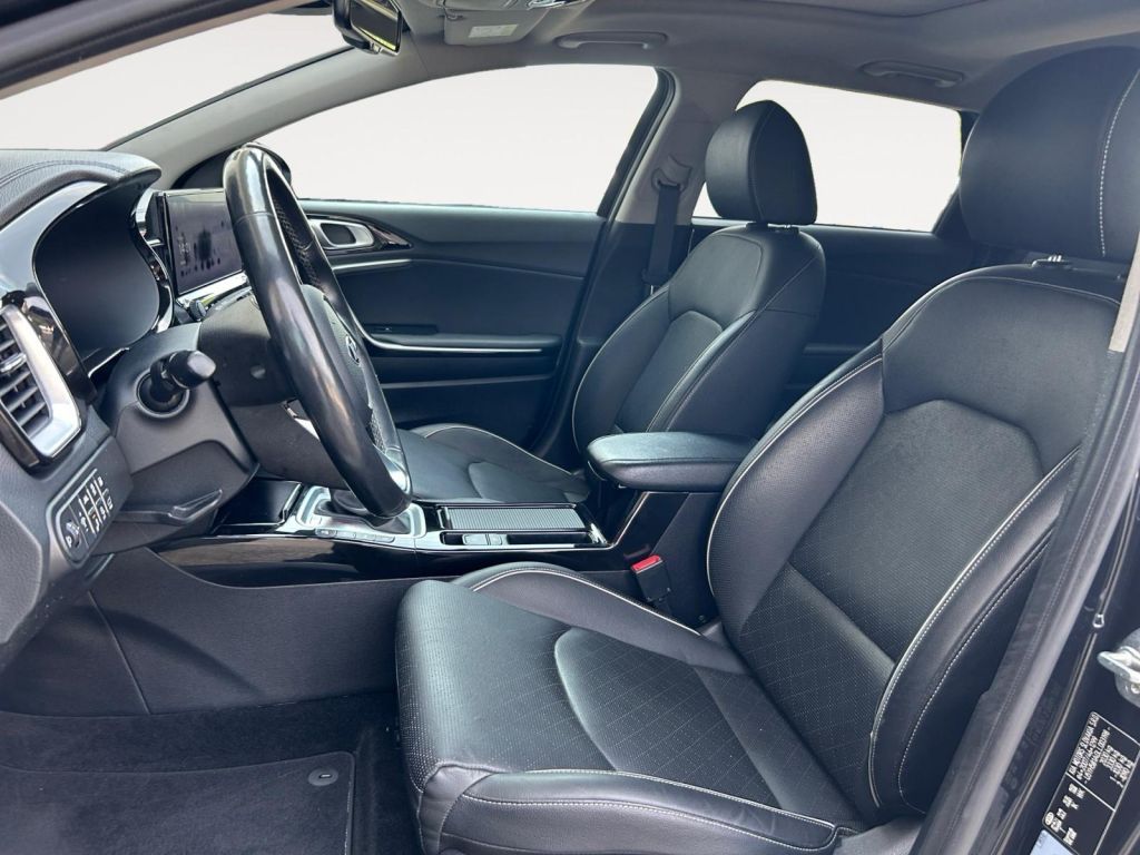 Fahrzeugabbildung Kia Ceed SW 1.6 GDI DCT OPF Plug-in-Hybrid Platinum
