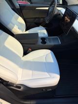 Tesla Model Y Long Range Dual Motor AWD - Tesla Model Y in Duisburg
