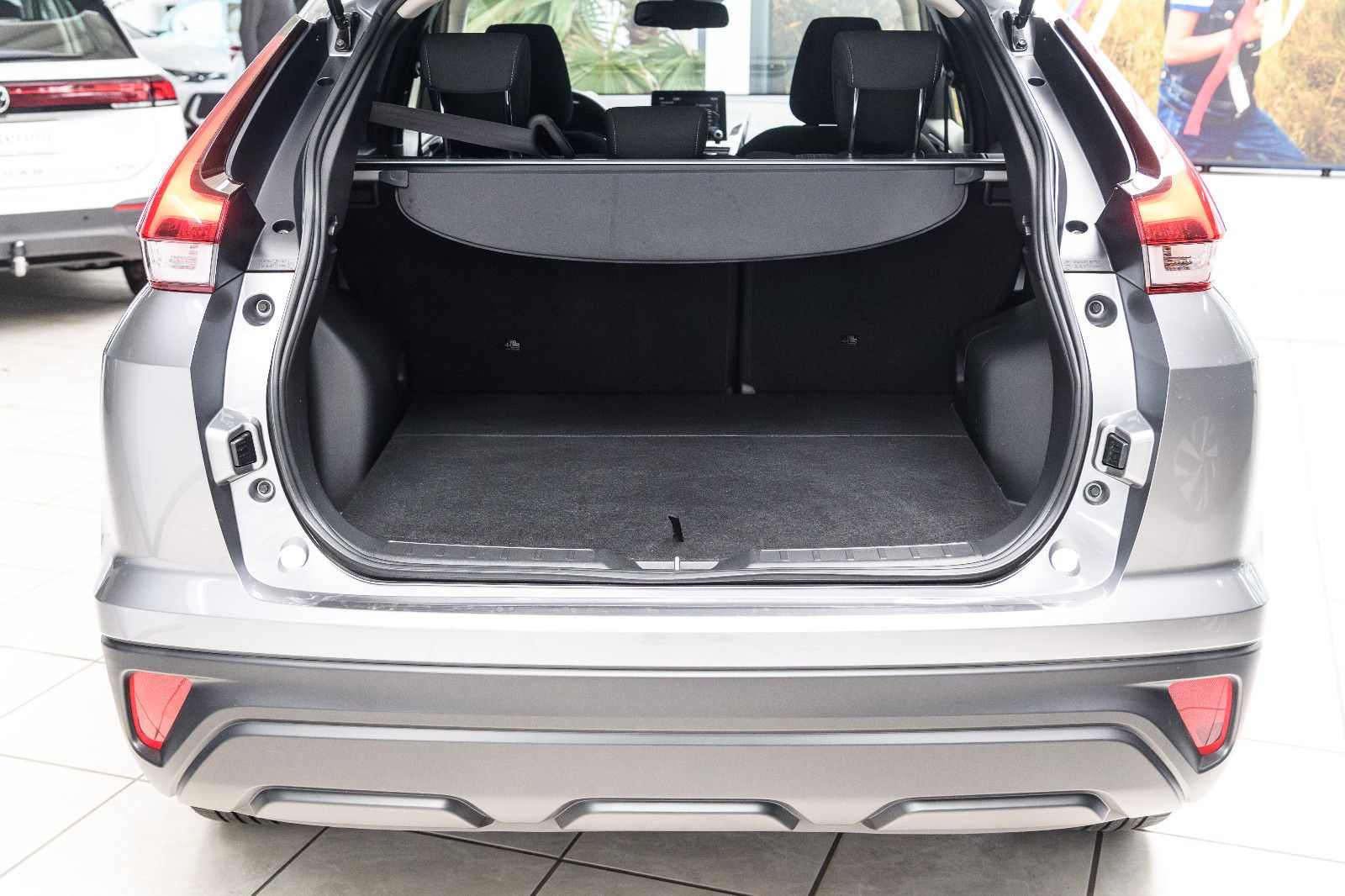 Fahrzeugabbildung Mitsubishi Eclipse Cross 2.4 PHEV 4WD +Kam +BT +SHZ +SOH97%