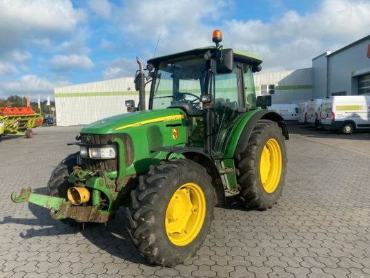 John Deere 5620