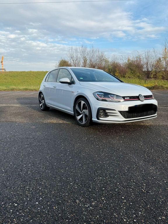 Image of Volkswagen Golf